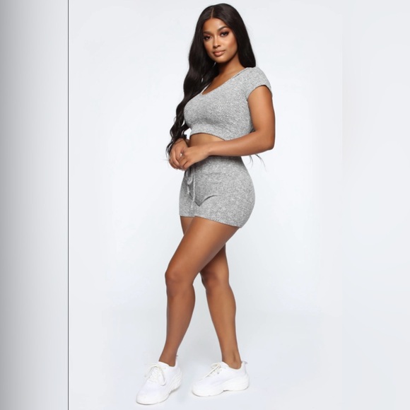 Fashion nova gray stretchy shorts - Picture 5 of 8